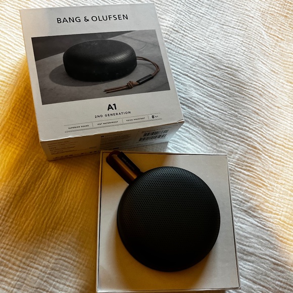 Bang & Olufsen Beoplay A1 Portable Bluetooth Speaker - Picture 5 of 5